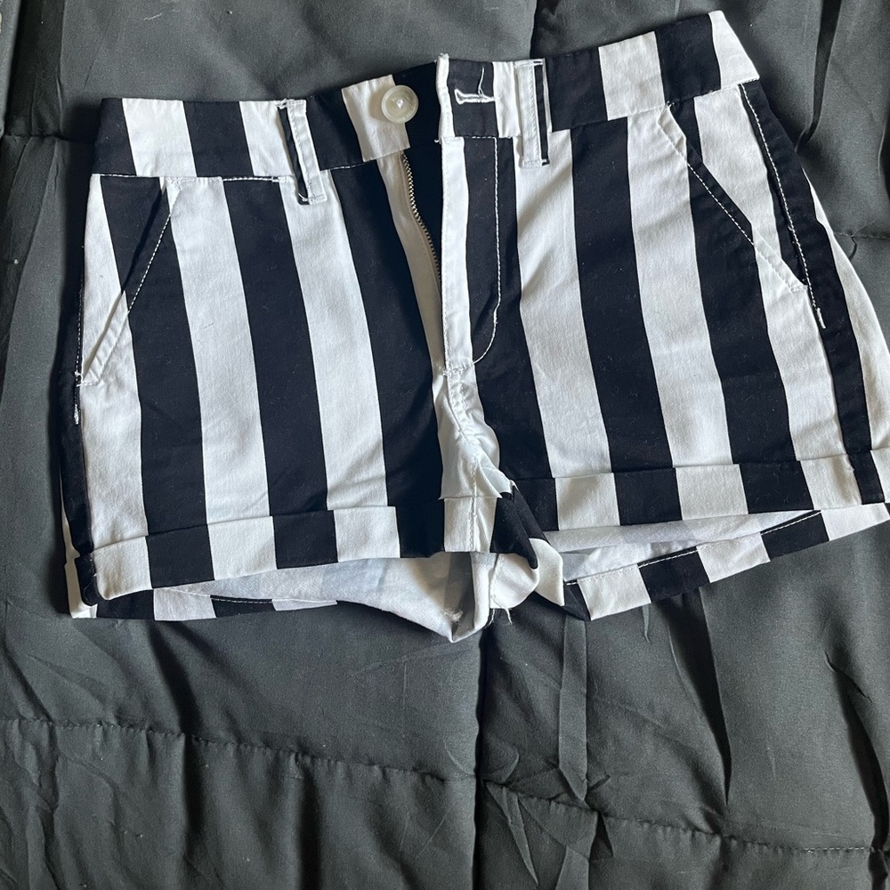 American Eagle Hi-Rise Shortie Stretch Shorts